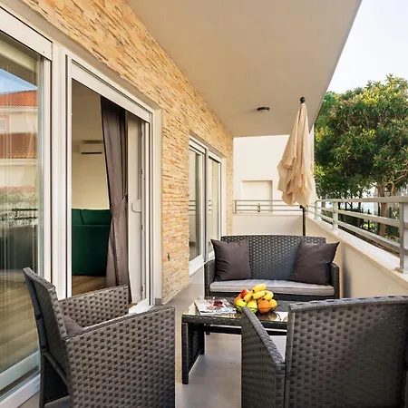 Picigin By Interhome * Bibinje